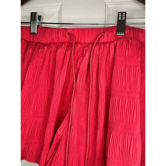 Free People Movement Curtsy “Pleated” Active Shorts
- XL - Picture 5 of 6